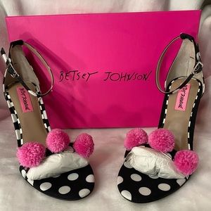 ***NEW*** Betsey Johnson Heels